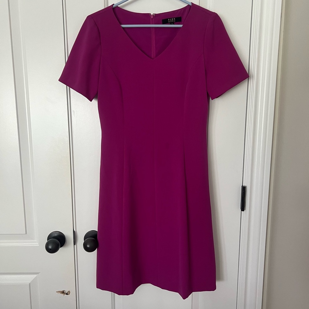 Alex Marie size 4 fully lined this dress is do flattering.